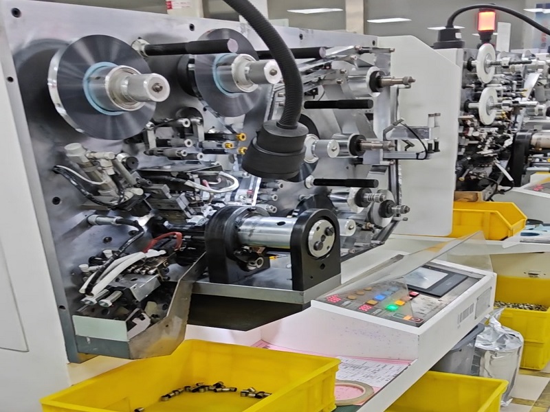 Dietro le quinte: il percorso di produzione in 10 fasi di condensatori a film per applicazioni ad alta potenza